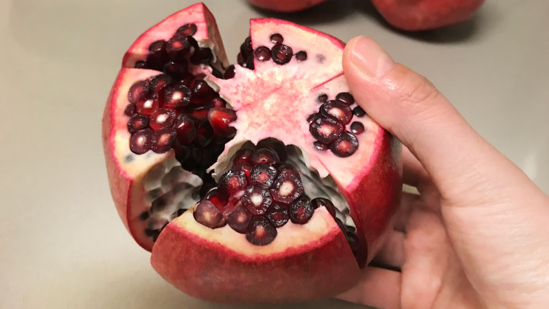 Pryed open pomegranate without the mess!