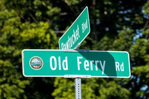 Street Signs: Pawtucket Blvd at Old Ferry Rd