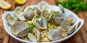Little neck clams